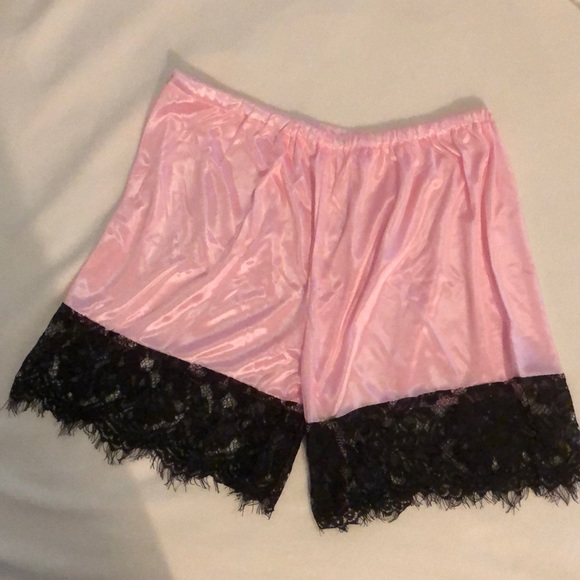 Sexy Silk Eyelash Lace Pajamas Set - Picture 3 of 4